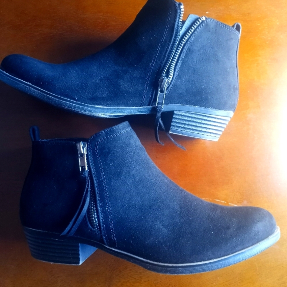 London Fog Tina ankle bootie